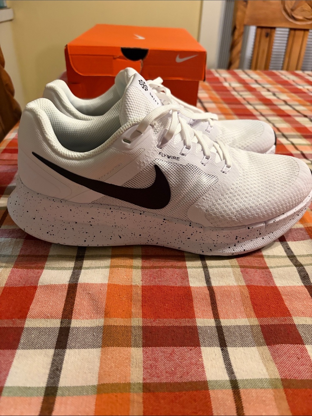 Women’s Nike Run Swift 3 SE Size 9.5